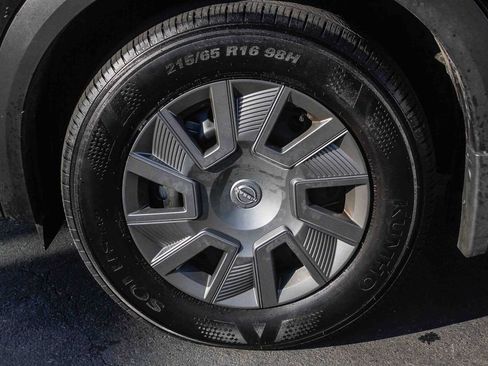 Certified 2025 Nissan Kicks S image 11