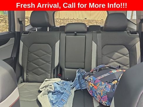 Used 2025 Volkswagen Atlas Peak Edition SE AWD/4WD image 18
