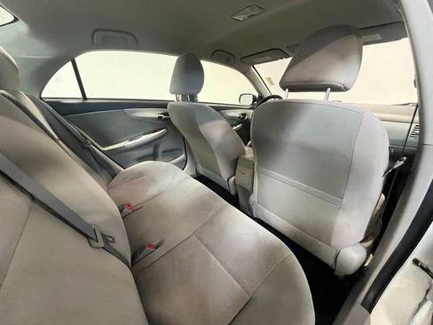 Used 2011 Toyota Corolla LE FWD image 12