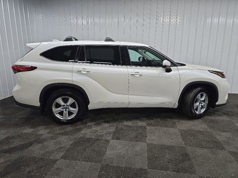 Used 2020 Toyota Highlander L AWD/4WD image 2