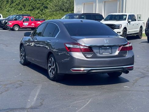 Used 2017 Honda Accord EX image 17