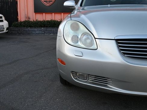 Used 2003 Lexus SC 430 Convertible image 3