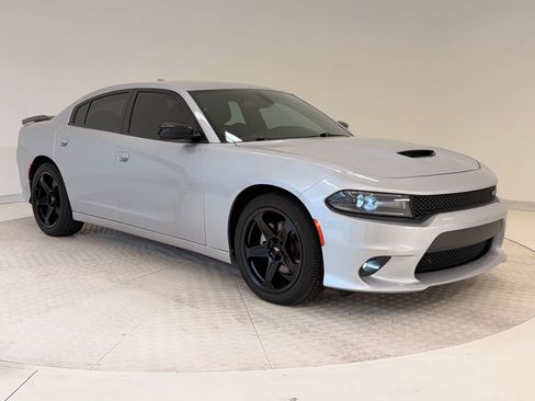 Used 2019 Dodge Charger R/T w/ Blacktop Package image 7