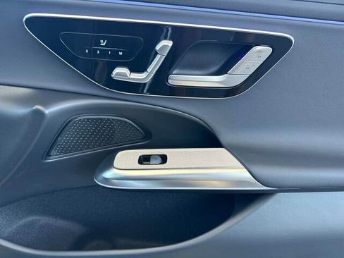 Used 2025 Mercedes-Benz E 350 Sedan image 21