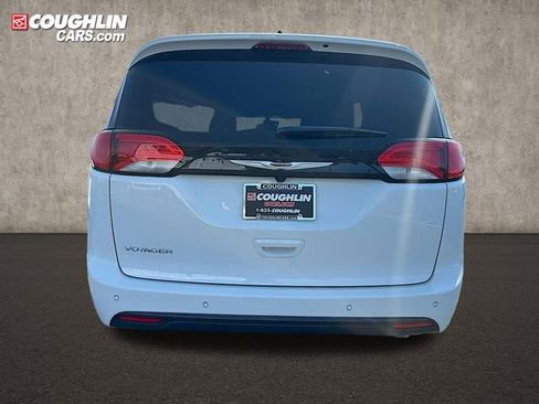 New 2025 Chrysler Voyager LX image 7