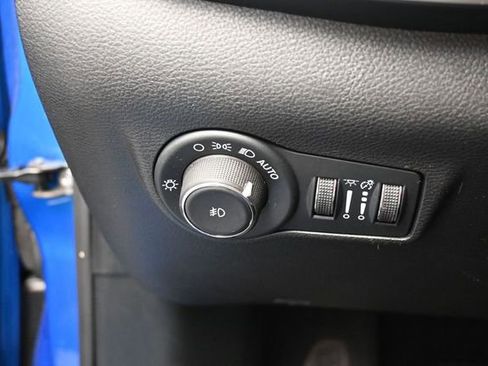 Used 2025 Jeep Compass Limited AWD/4WD image 17