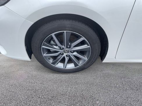 Used 2018 Lexus ES 300h 300h image 12