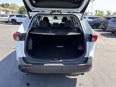 Used 2025 Toyota RAV4 XLE FWD image 16