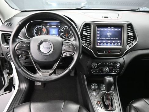 Used 2019 Jeep Cherokee Trailhawk w/ Cold Weather Group image 25