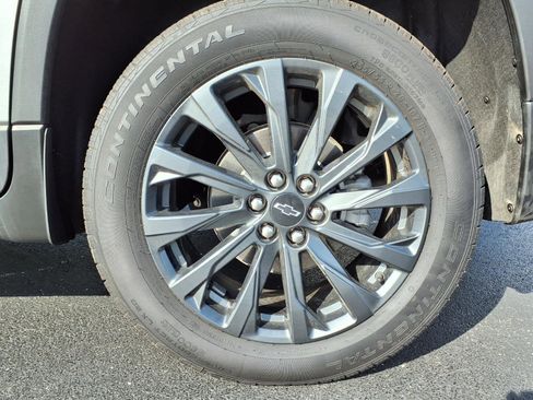 Used 2023 Chevrolet Traverse RS AWD/4WD image 39