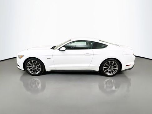 Used 2017 Ford Mustang GT Premium image 4