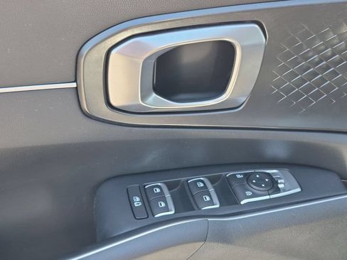 Used 2022 Kia Sorento S FWD image 23