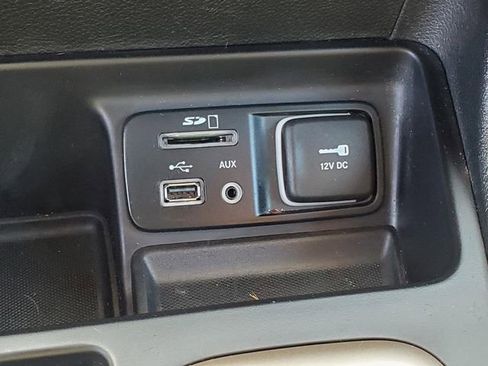 Used 2015 Jeep Cherokee Limited w/ Luxury Group image 29