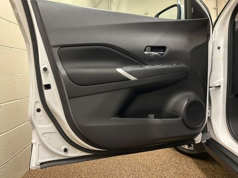 Used 2023 Nissan Kicks SV image 13