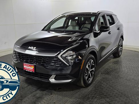 Used 2023 Kia Sportage EX image 3