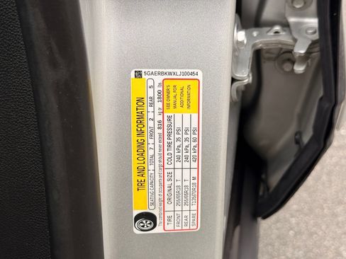 Used 2020 Buick Enclave Essence FWD image 43