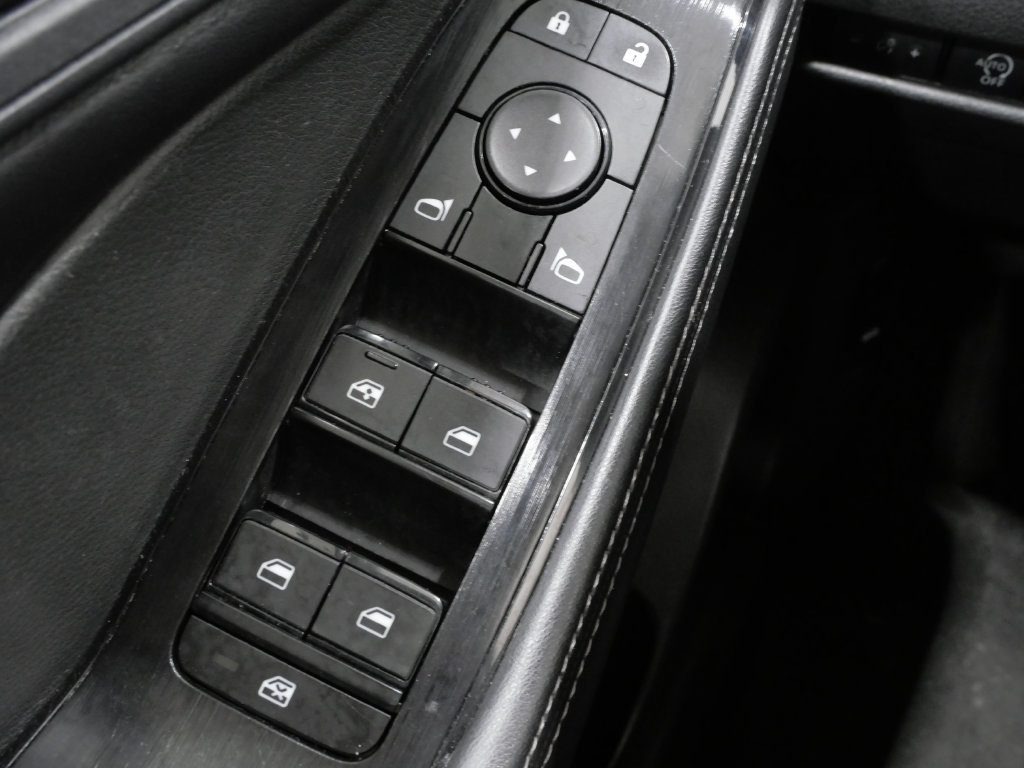 Used 2024 Nissan Rogue SV AWD/4WD image 13