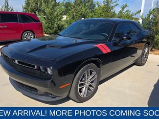Used 2019 Dodge Challenger SXT video 1