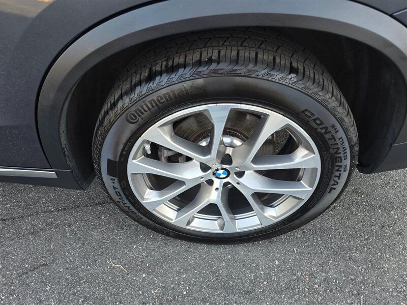 Used 2021 BMW X5 xDrive40i w/ Premium Package AWD/4WD image 29