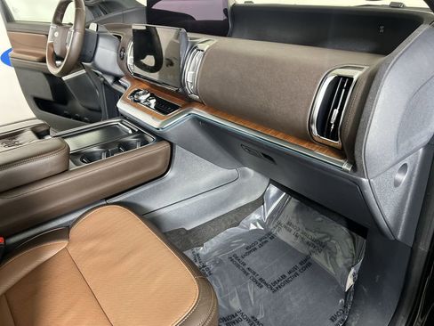 Used 2025 Ford Expedition King Ranch AWD/4WD image 31