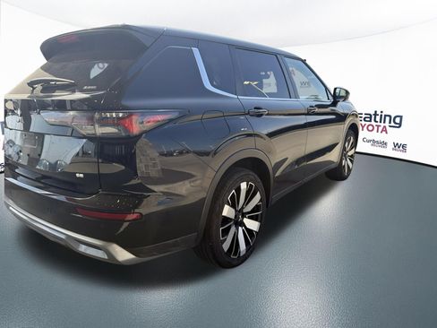 Used 2025 Mitsubishi Outlander SE AWD/4WD image 3