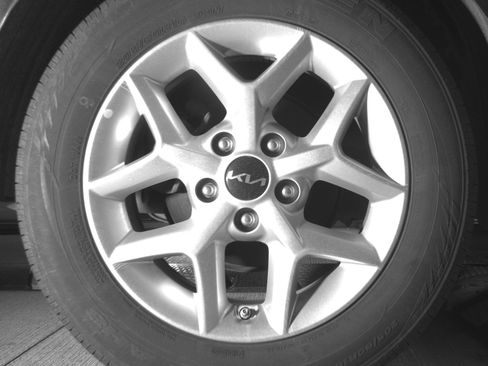 Used 2025 Kia Soul LX w/ LX Technology Package FWD image 15