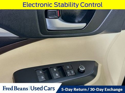 Used 2018 Toyota Highlander XLE image 21