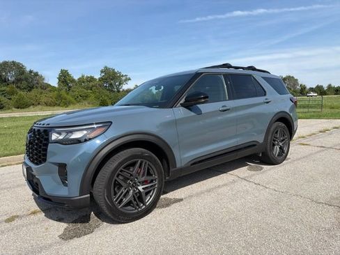 New 2026 Ford Explorer ST-Line w/ ST-Line Street Pack AWD/4WD image 14