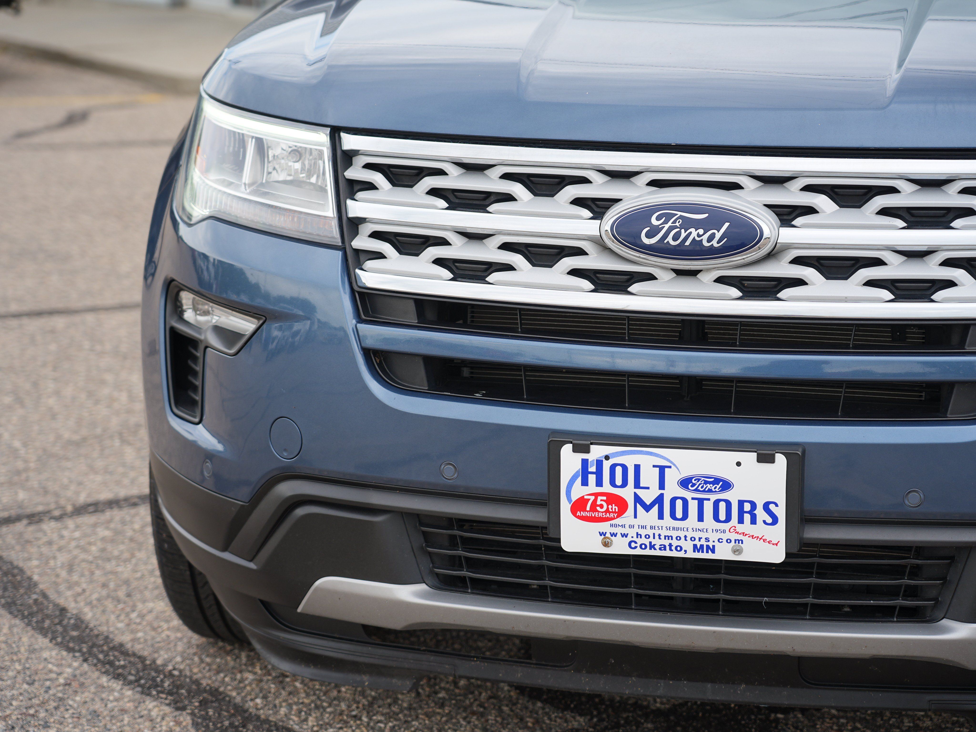 Used 2018 Ford Explorer XLT w/ Equipment Group 202A AWD/4WD image 11