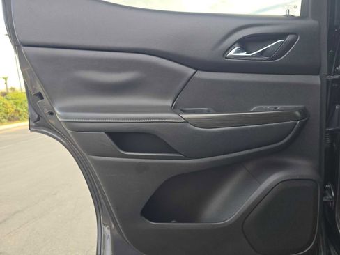 Used 2018 GMC Acadia SLT image 18