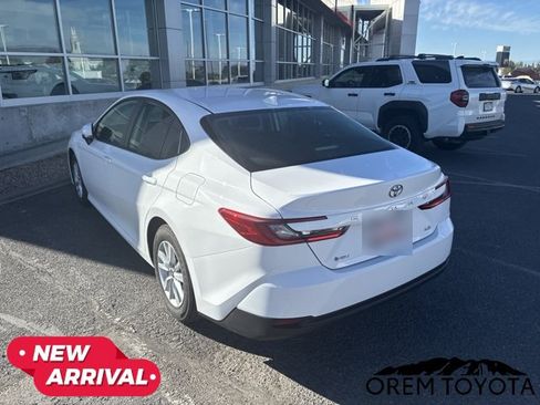 Used 2026 Toyota Camry LE FWD image 8