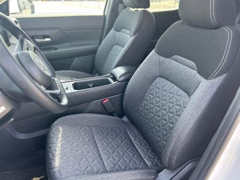 Used 2025 Nissan Kicks SV FWD image 15