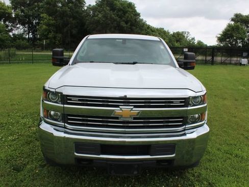 Used 2018 Chevrolet Silverado 2500 W/T w/ WT Convenience Package AWD/4WD image 3