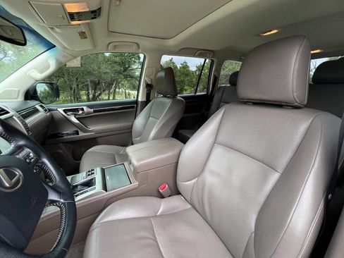 Used 2018 Lexus GX 460 w/ Navigation Package AWD/4WD image 25