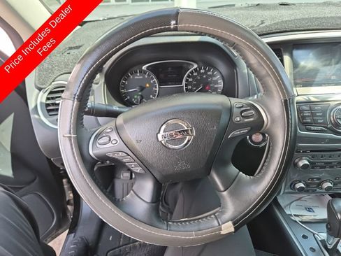 Used 2020 Nissan Pathfinder SL w/ Cargo Package FWD image 6