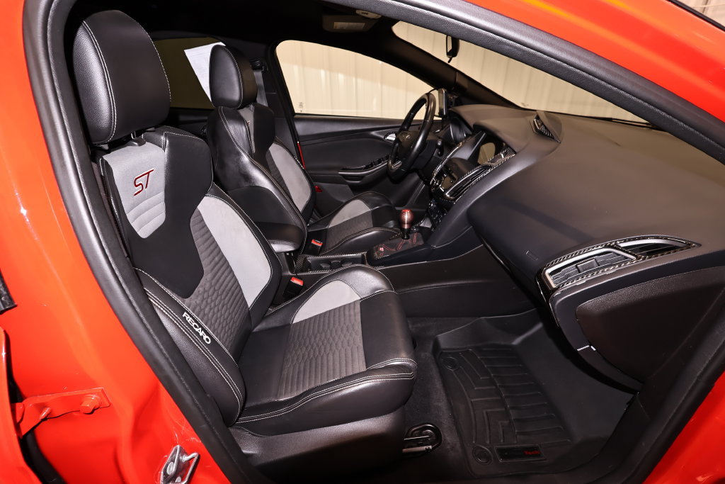 Used 2015 Ford Focus ST w/ Equipment Group 401A FWD image 15