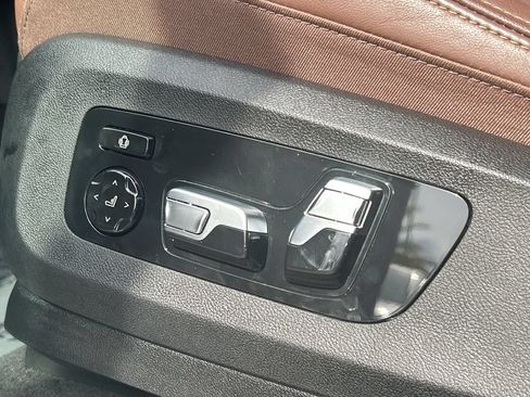 Used 2025 BMW X5 xDrive40i AWD/4WD image 38