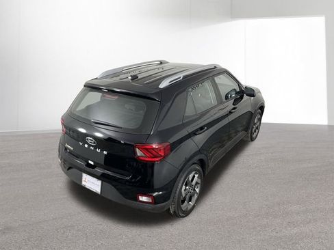 Certified 2025 Hyundai Venue SEL image 40