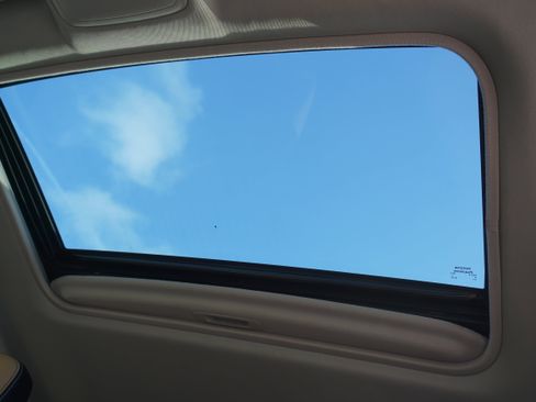 Used 2017 Toyota RAV4 Limited image 19