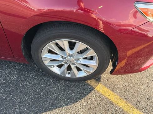 Used 2015 Lexus ES 300h w/ Navigation System Package FWD image 4