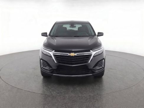 Used 2023 Chevrolet Equinox LT FWD image 2