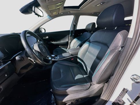 Used 2020 Kia Niro EX Premium w/ Cold Weather Package FWD image 13