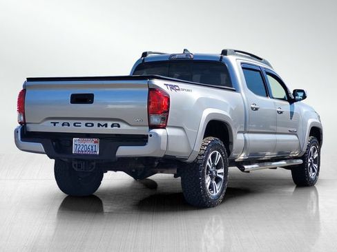 Used 2016 Toyota Tacoma TRD Sport RWD image 4