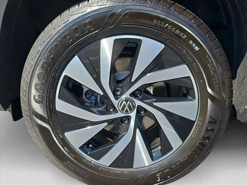 New 2025 Volkswagen Tiguan S image 10