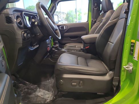 New 2025 Jeep Wrangler Unlimited Rubicon 392 image 19