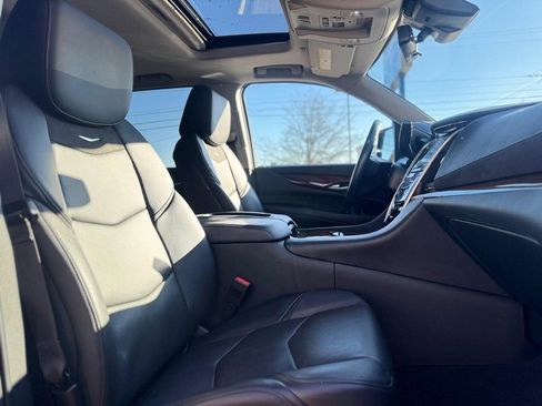 Used 2020 Cadillac Escalade Luxury image 20