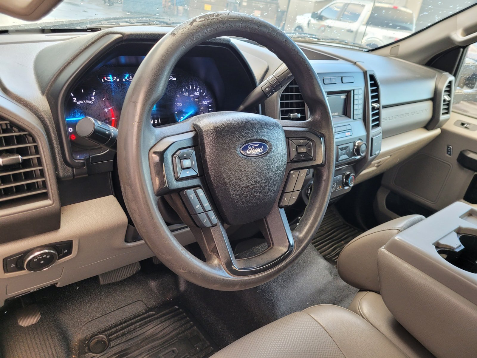 Used 2017 Ford F550 2WD Regular Cab Super Duty image 8