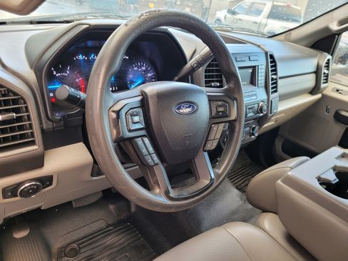 Used 2017 Ford F550 2WD Regular Cab Super Duty image 8