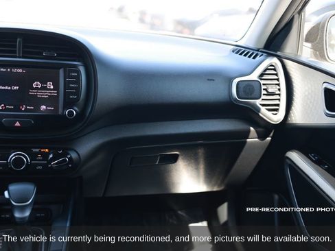 Used 2023 Kia Soul LX w/ LX Technology Package image 26