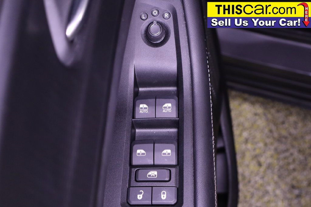 Used 2025 Jeep Grand Cherokee Laredo RWD image 37